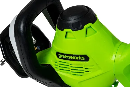Кусторез Greenworks GHT7068 Deluxe 230V 2201407 700W (68 см) электрический — детальное фото